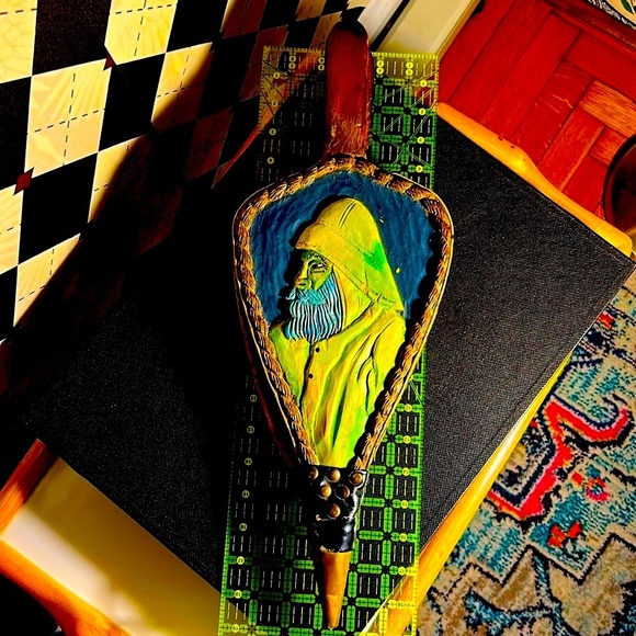 Vintage Bellows Hand-Carved & Painted Fisherman – Nautical Decor - Picture 5 of 9